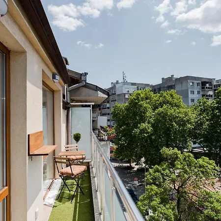 Le Petit Escape * 瓦爾納